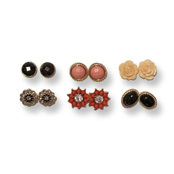 ⭐️3/$35⭐️ NEW Set Of 6 Pairs Stud Earrings - Picture 1 of 1